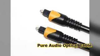 Conectores dorados del cable óptico Toslink