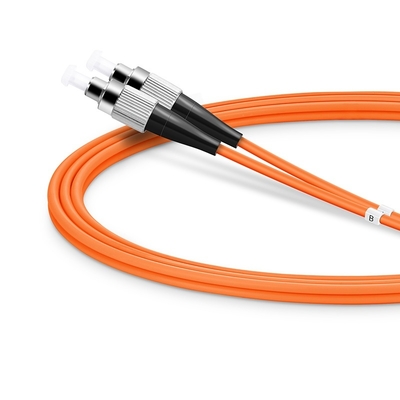 Cable de fibra óptica plástica de baja pérdida para conexión en redes de telecomunicaciones y Ethernet con conectores simplex FC ST LC SC