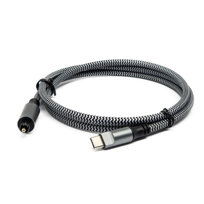 Toslink Digital Audio Cable con tipo C macho con concha de textura negra y conectores dorados para un sonido cristalino