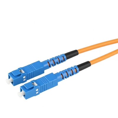 Cable de fibra óptica personalizado con conector LC/UPC a LC/UPC en naranja para soluciones de transferencia de datos personalizadas